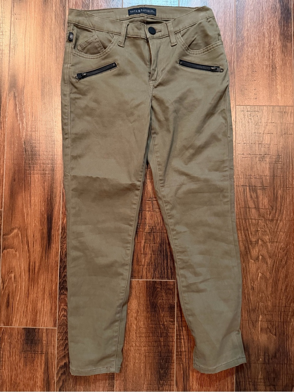 Rock & Republic Olive Skinny Jeans with Zip Pockets- size 4